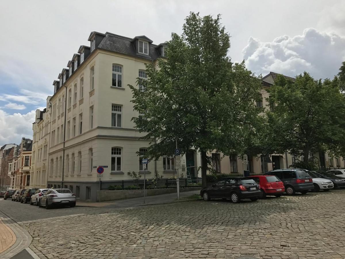 Zimmer Im Ug Direkt In Der Innenstadt, Centrum Schwerin  Bagian luar foto